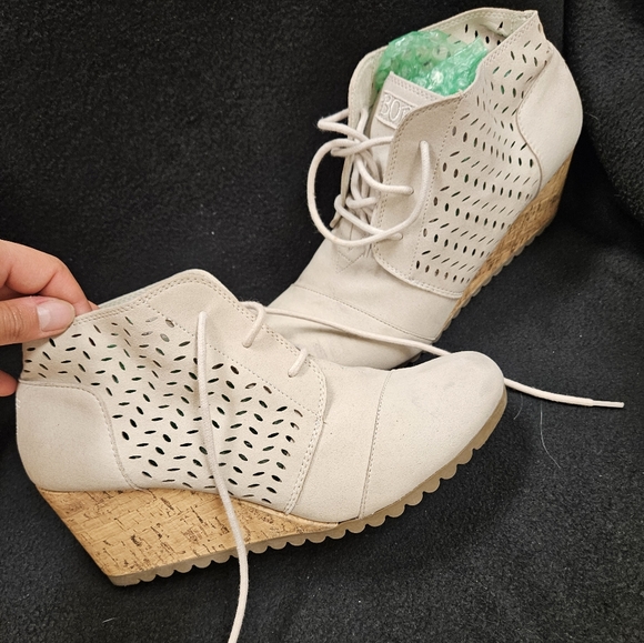 BOBS wedge sneaker-style shoes - Picture 1 of 8